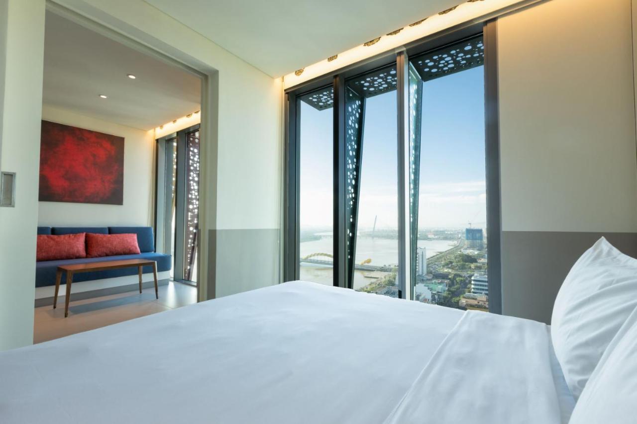 Wink Icon Hotel Danang Riverside - Luxury Suites - 24Hrs Stay & Rooftop Pool Bar Buitenkant foto