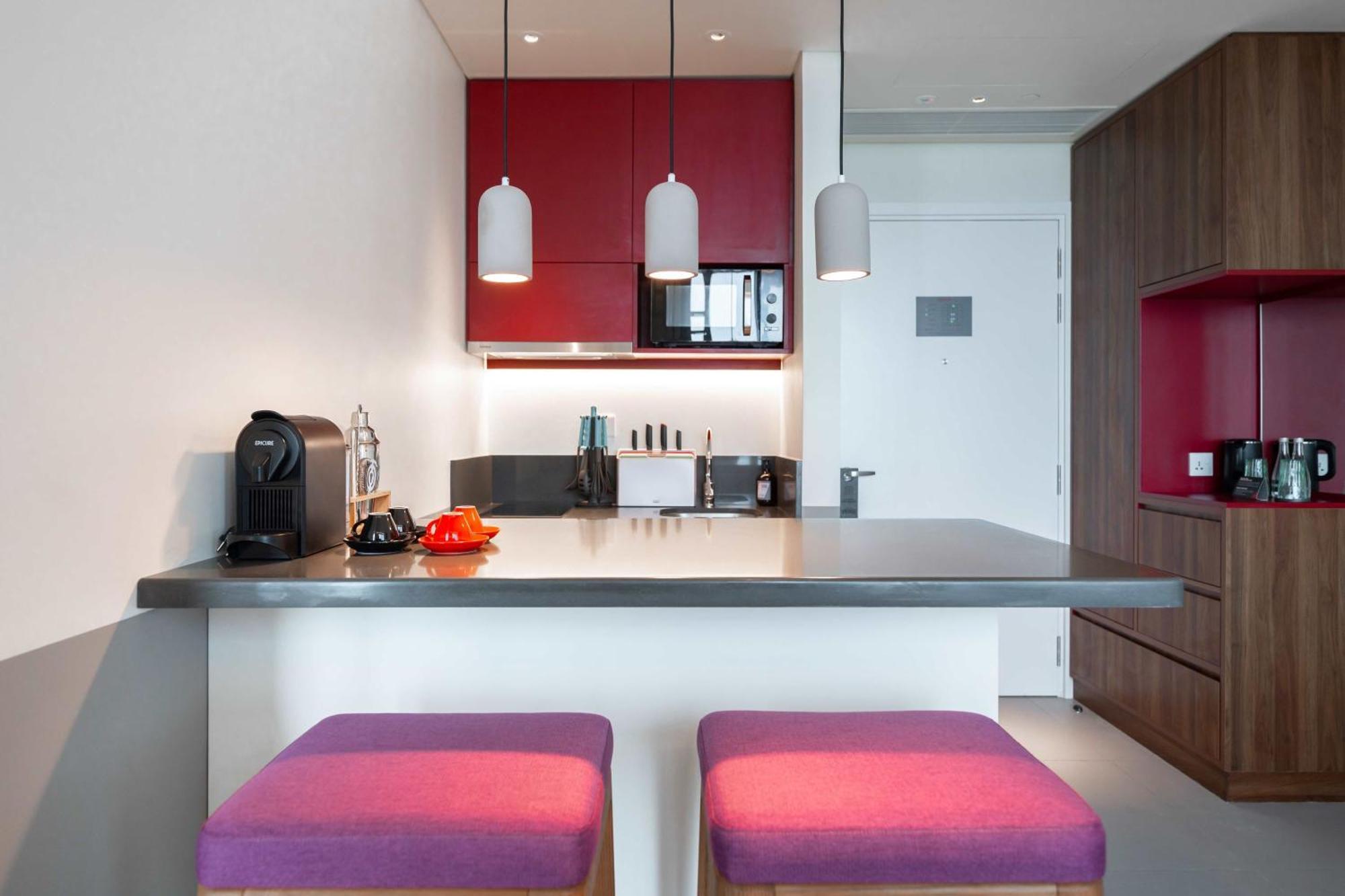 Wink Icon Hotel Danang Riverside - Luxury Suites - 24Hrs Stay & Rooftop Pool Bar Buitenkant foto