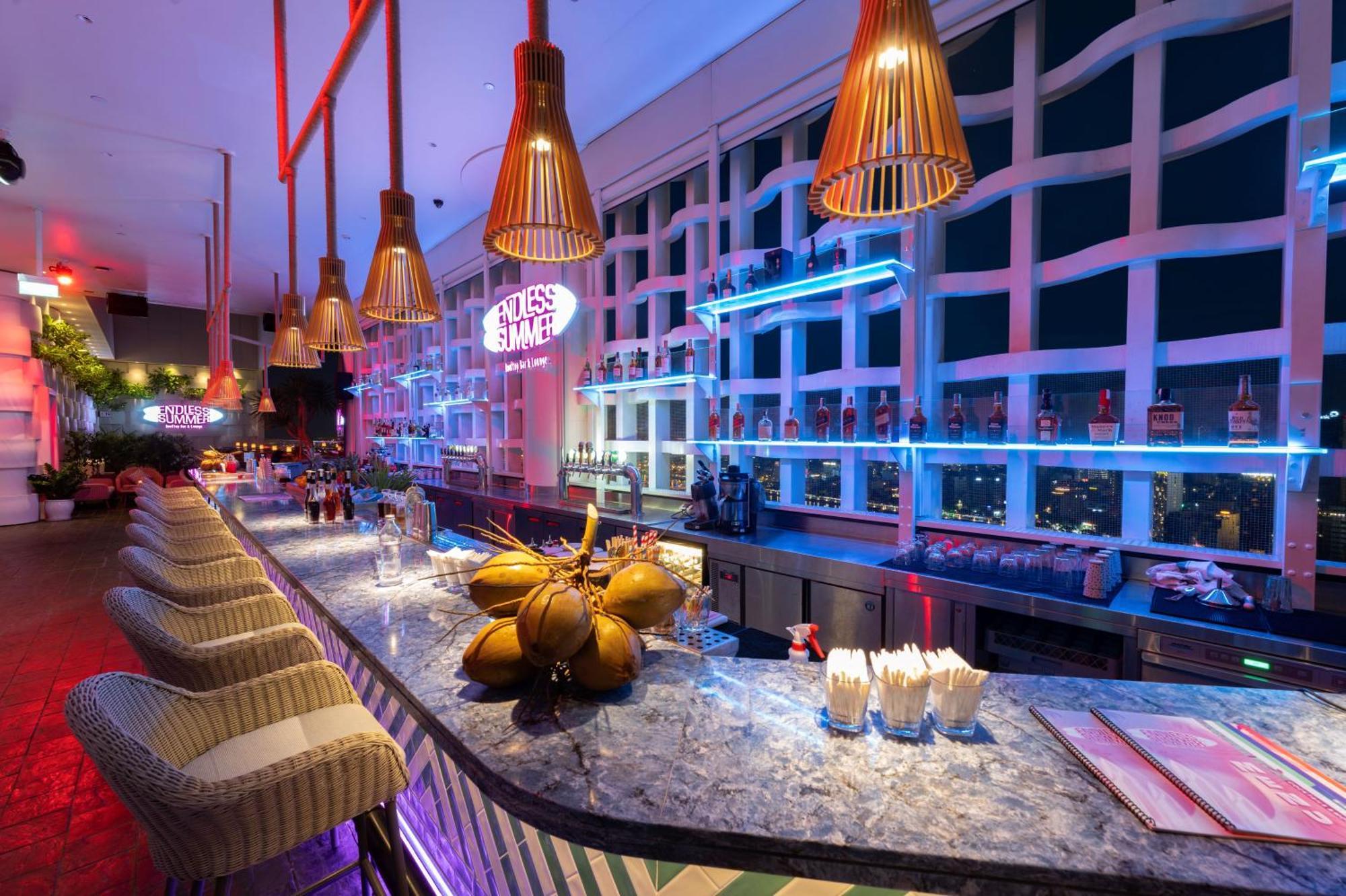 Wink Icon Hotel Danang Riverside - Luxury Suites - 24Hrs Stay & Rooftop Pool Bar Buitenkant foto