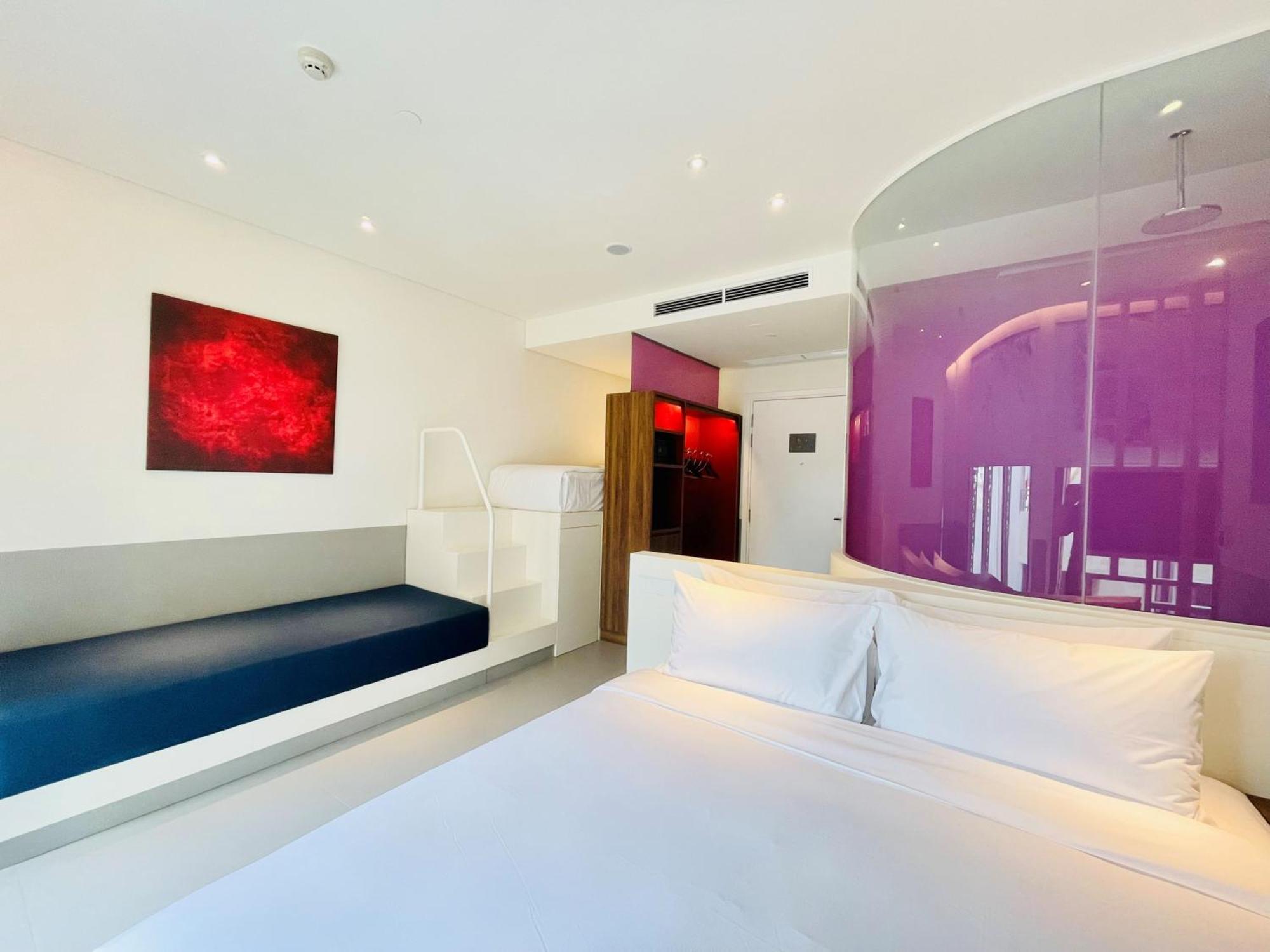 Wink Icon Hotel Danang Riverside - Luxury Suites - 24Hrs Stay & Rooftop Pool Bar Buitenkant foto