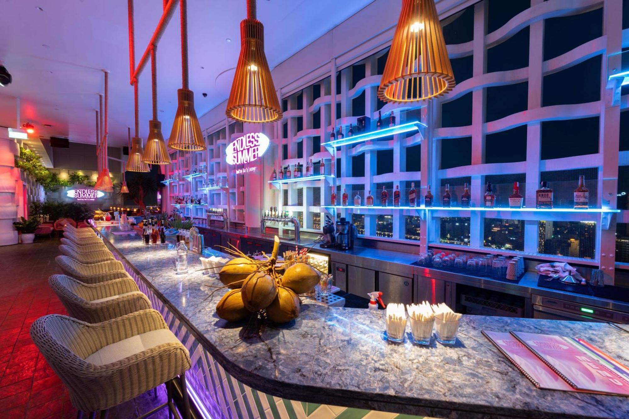 Wink Icon Hotel Danang Riverside - Luxury Suites - 24Hrs Stay & Rooftop Pool Bar Buitenkant foto